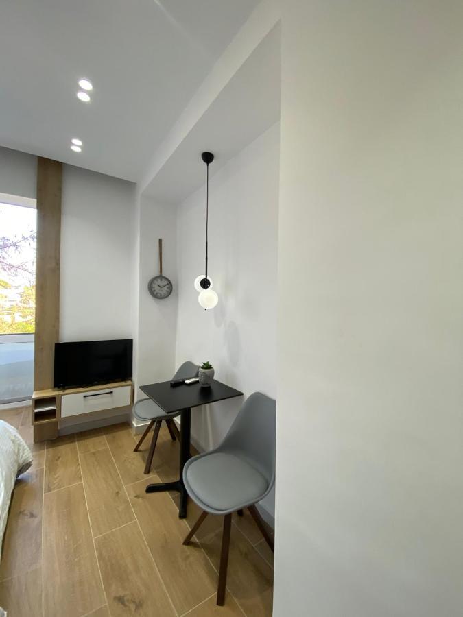Apartament In Blloku In Front Of Taiwan Tiranë Ngoại thất bức ảnh