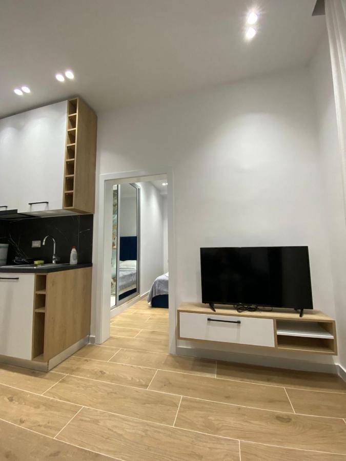 Apartament In Blloku In Front Of Taiwan Tiranë Ngoại thất bức ảnh