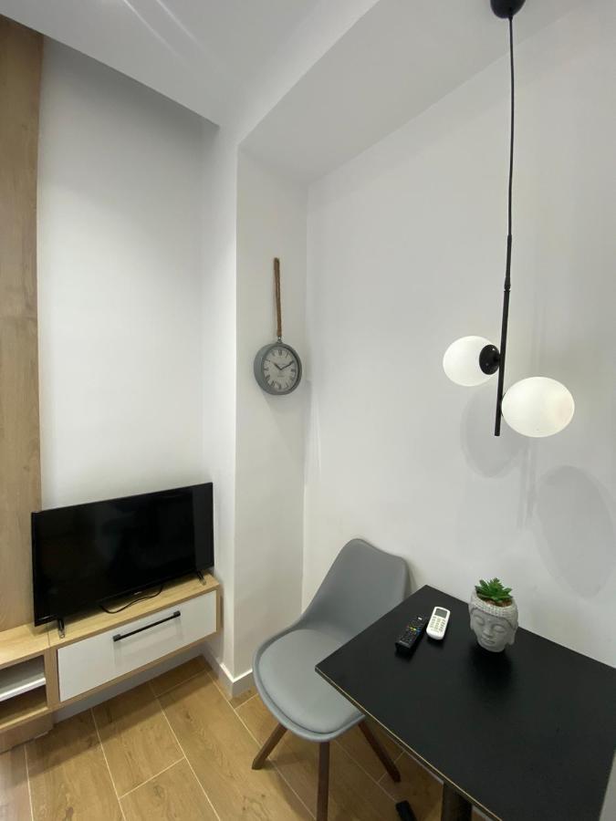 Apartament In Blloku In Front Of Taiwan Tiranë Ngoại thất bức ảnh