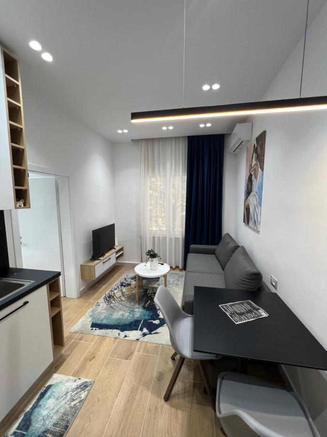 Apartament In Blloku In Front Of Taiwan Tiranë Ngoại thất bức ảnh