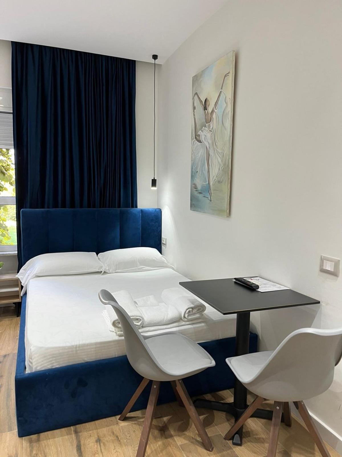 Apartament In Blloku In Front Of Taiwan Tiranë Ngoại thất bức ảnh